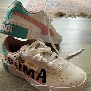Never worn Children’s Puma Sneakers